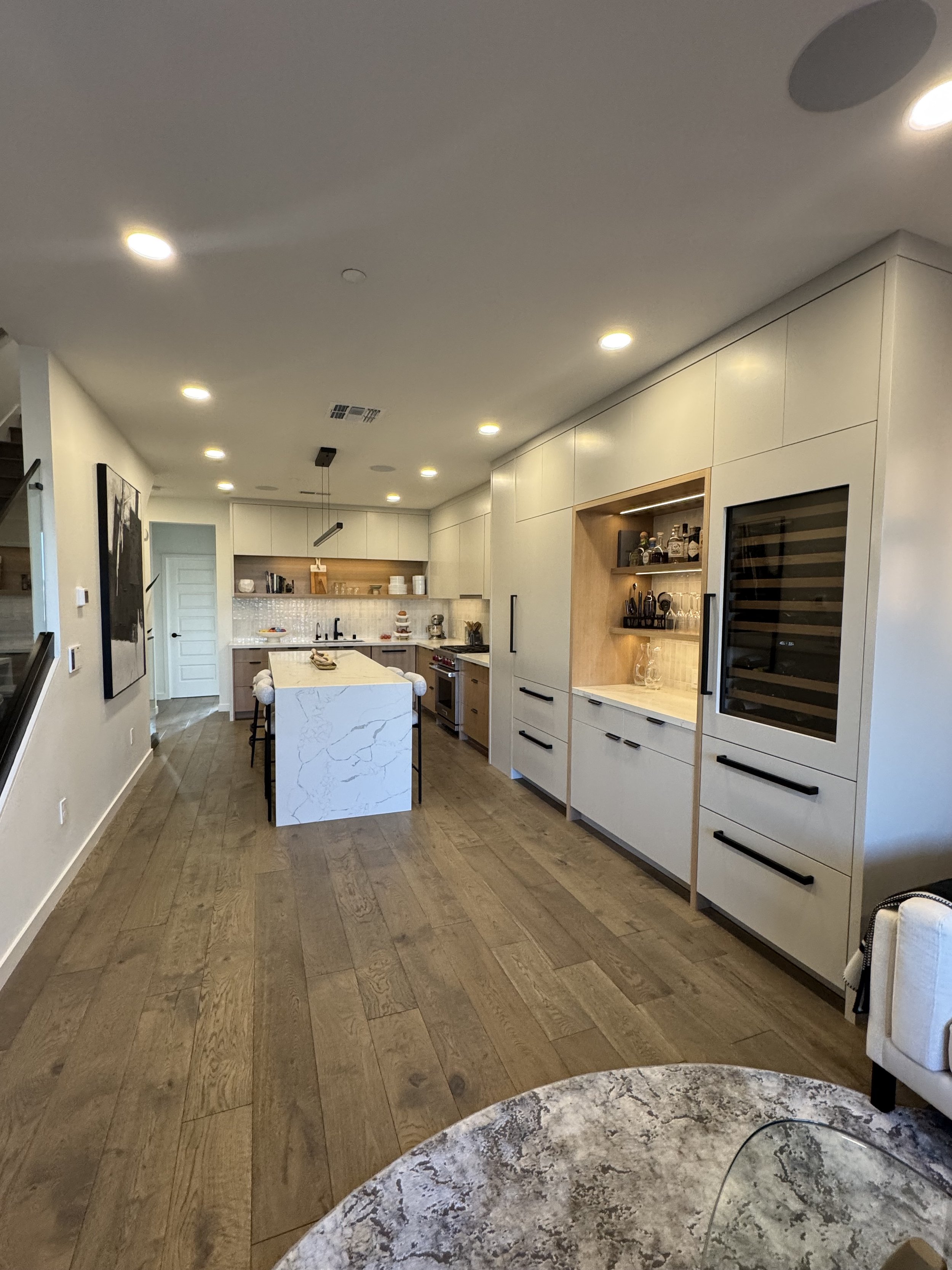 AF Woodworker, two-tone kitchen with wine fridge wall